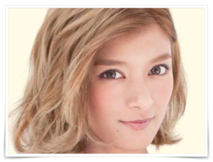 ローラ テレビ出ない理由 ロス 移住犬　猫 保護活動