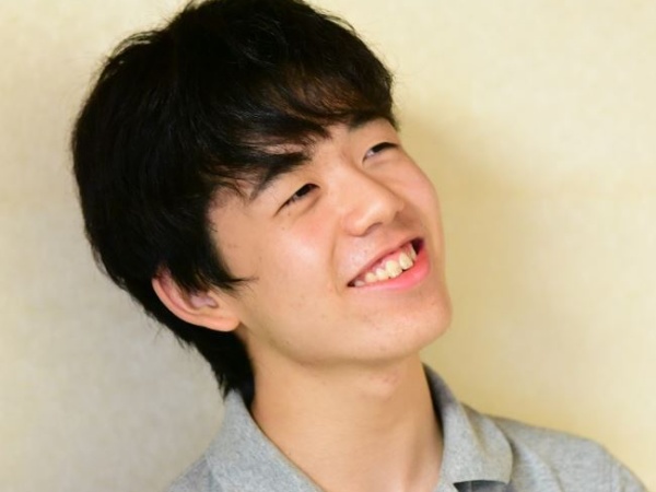 藤井聡太の画像