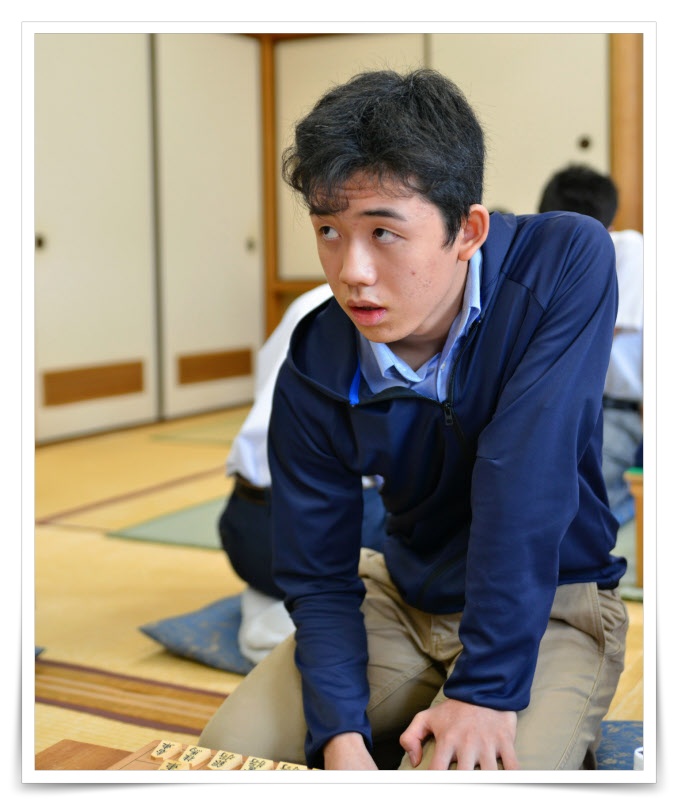 藤井聡太の子供の時の画像