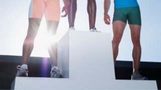 オリンピック表彰式、残念、メダル、さびしい、かわいそう